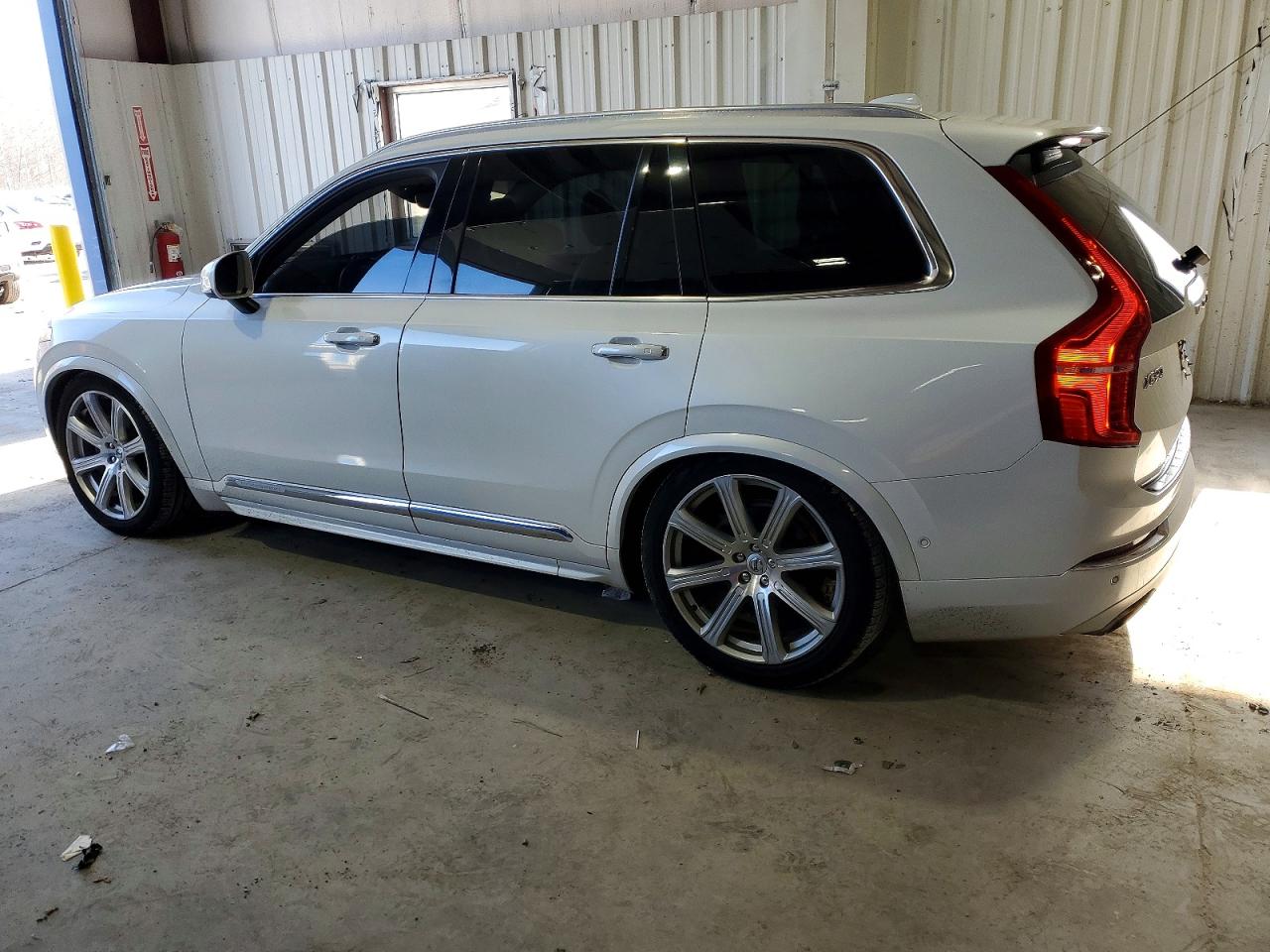 2016 VOLVO XC90 T6 photo 2