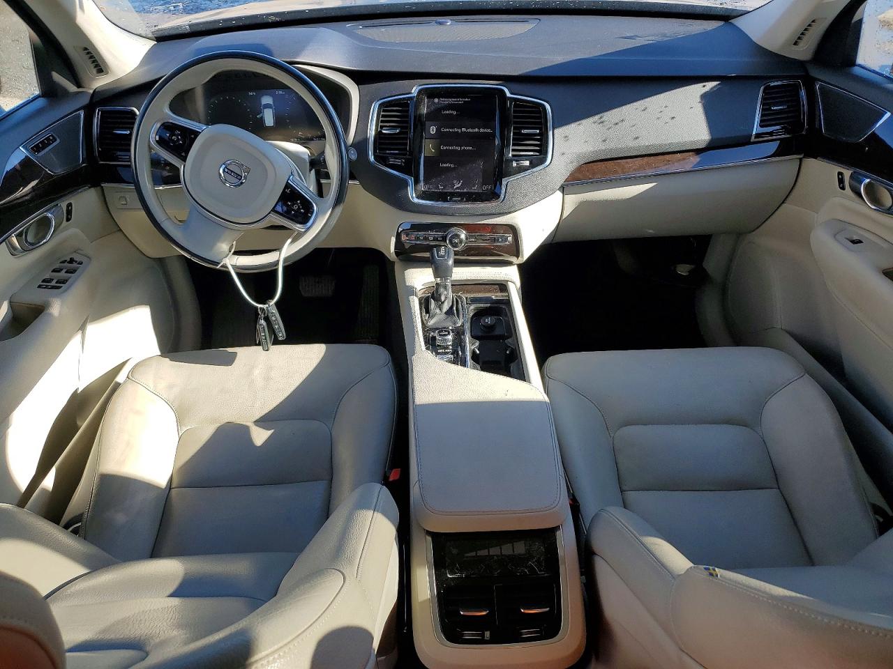 2016 VOLVO XC90 T6 photo 8