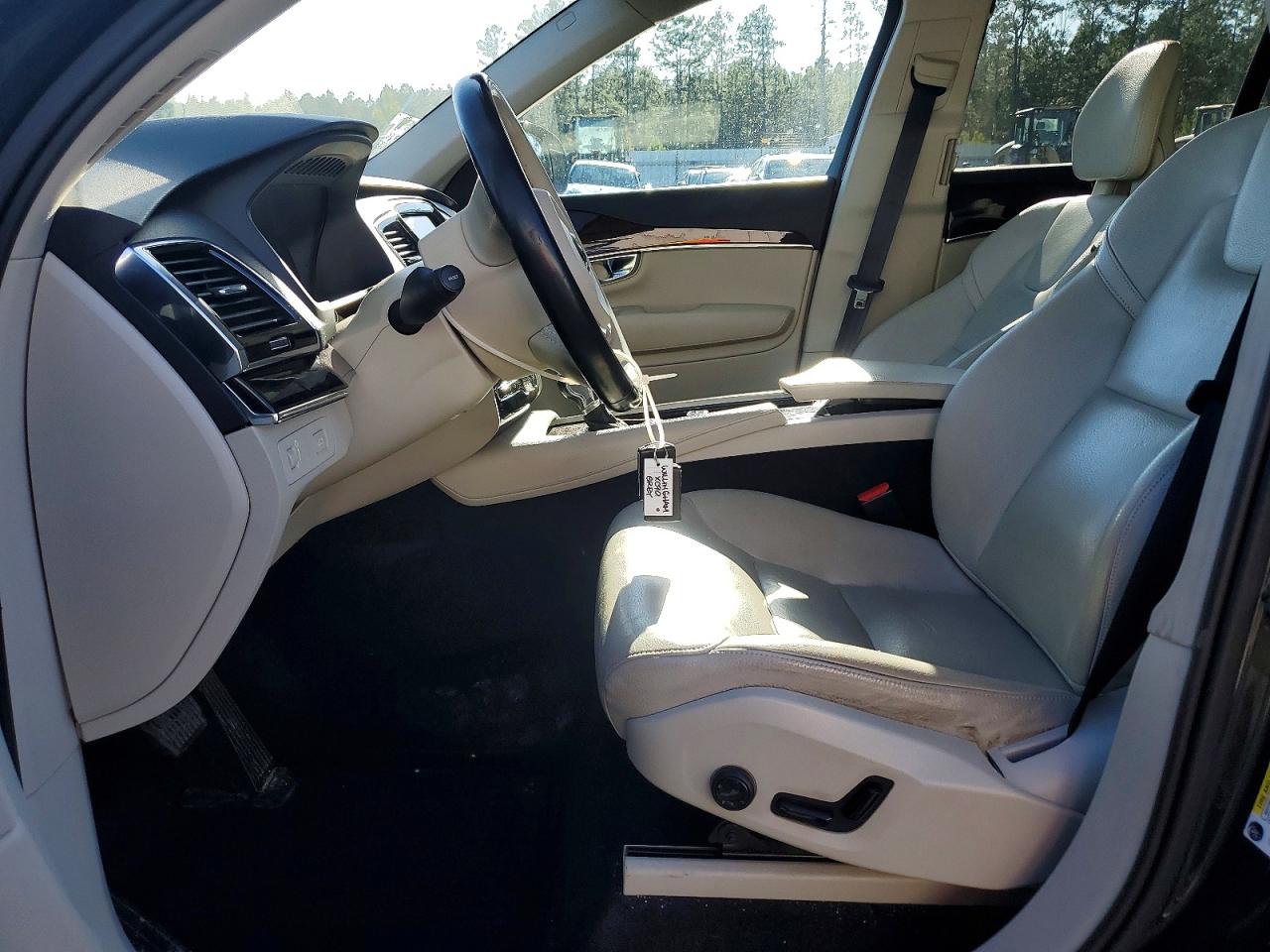 2016 VOLVO XC90 T6 photo 7