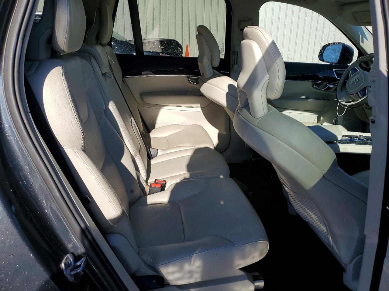 2016 VOLVO XC90 T6 photo 11