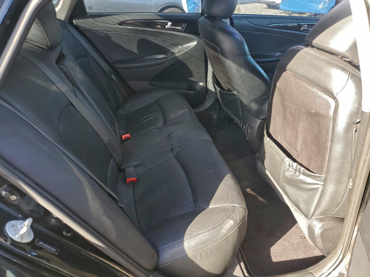2011 HYUNDAI SONATA SE photo 10