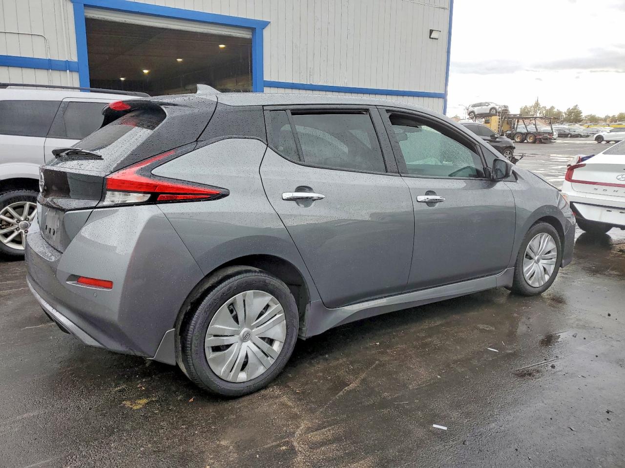 2024 NISSAN LEAF S photo 3