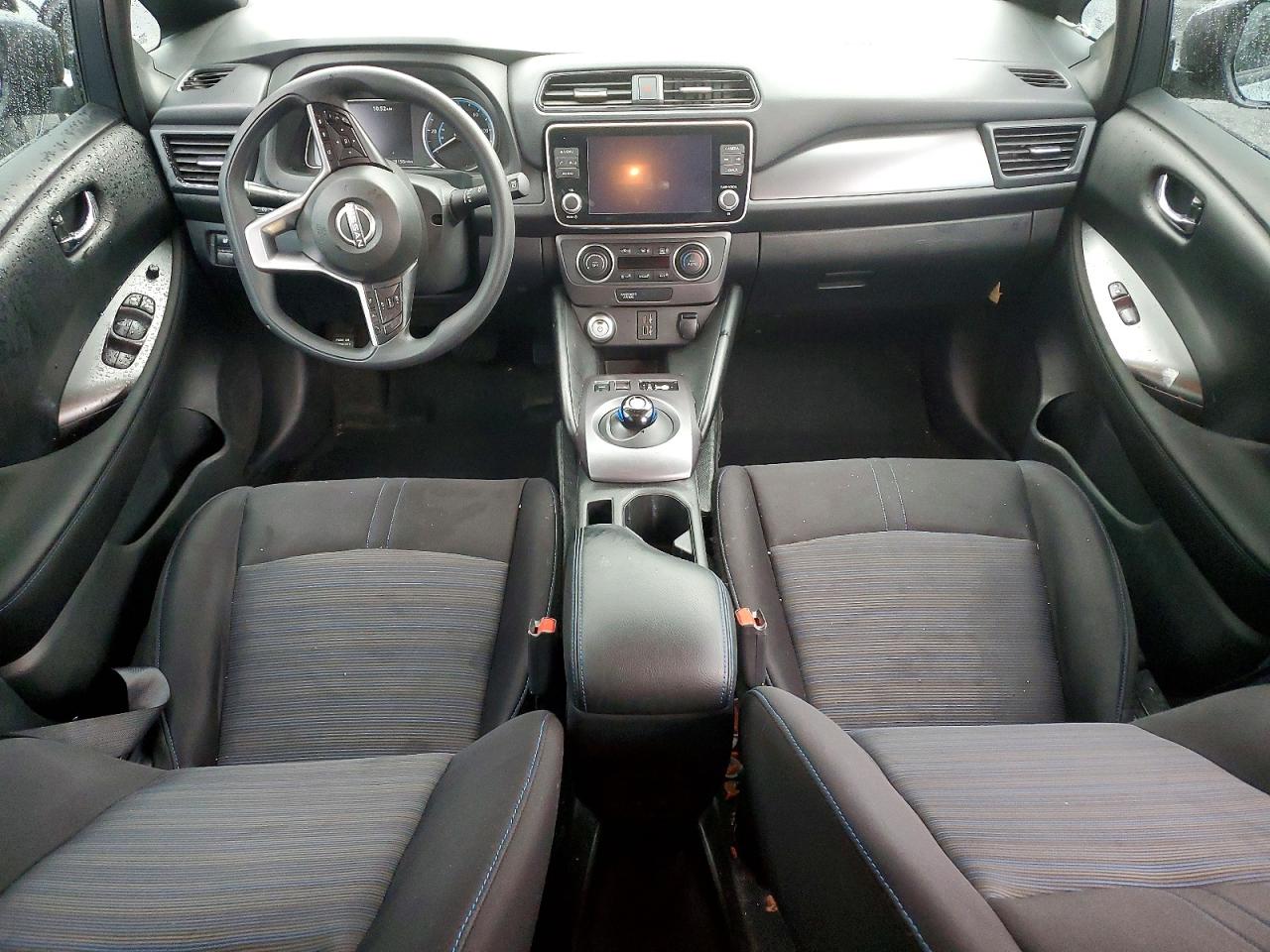 2024 NISSAN LEAF S photo 8