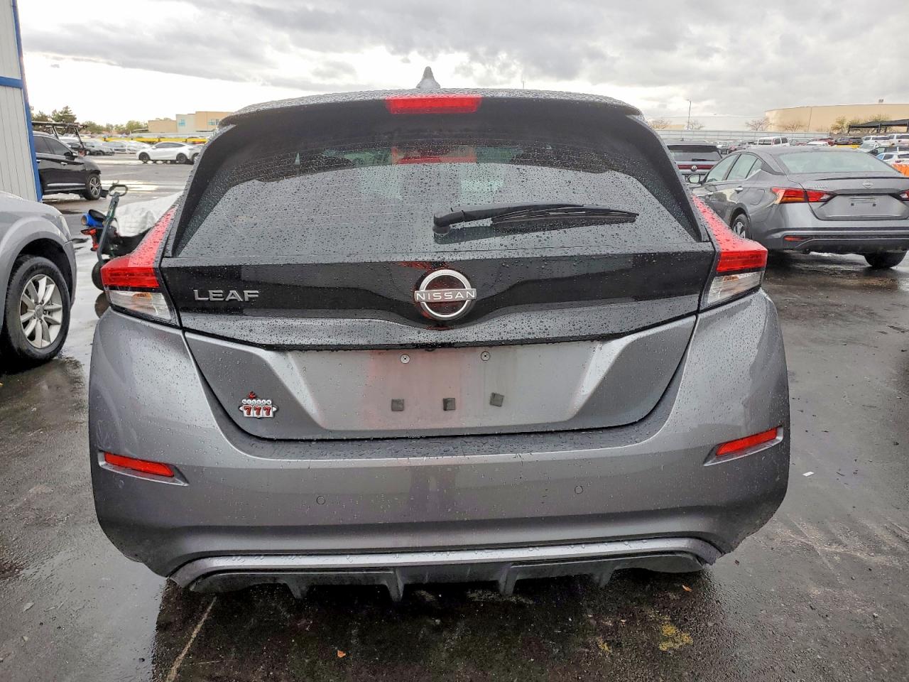 2024 NISSAN LEAF S photo 6