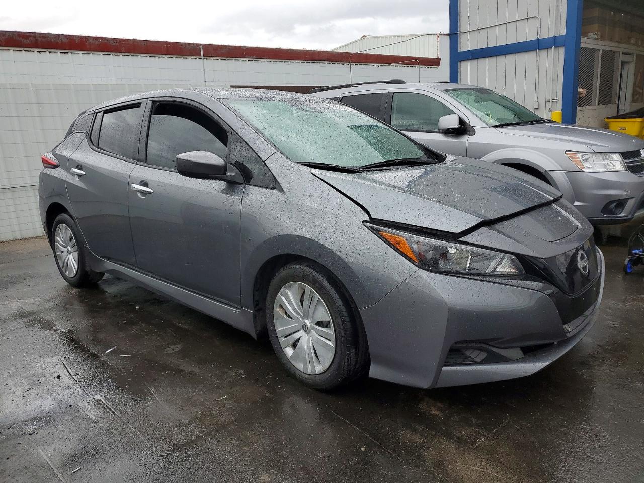2024 NISSAN LEAF S photo 4