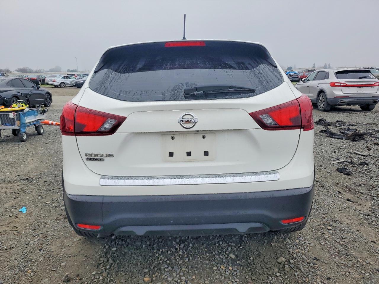 2018 NISSAN ROGUE SPORT S photo 6