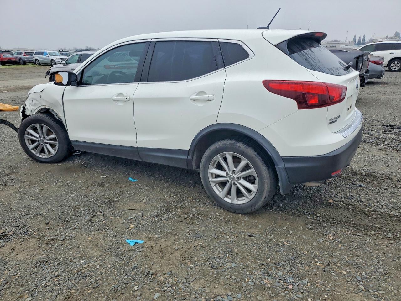 2018 NISSAN ROGUE SPORT S photo 2
