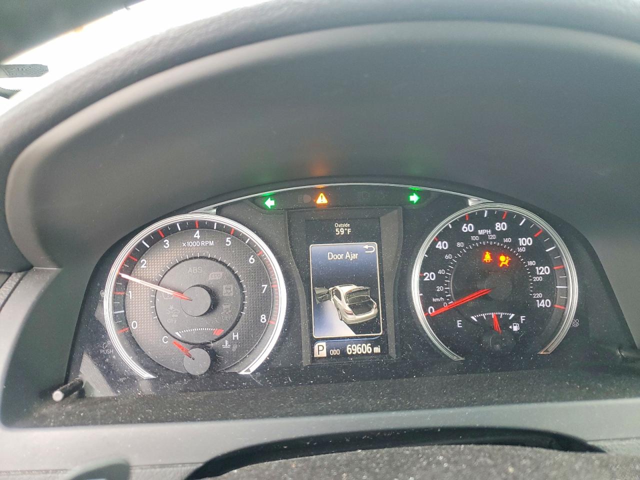 2016 TOYOTA CAMRY LE photo 9
