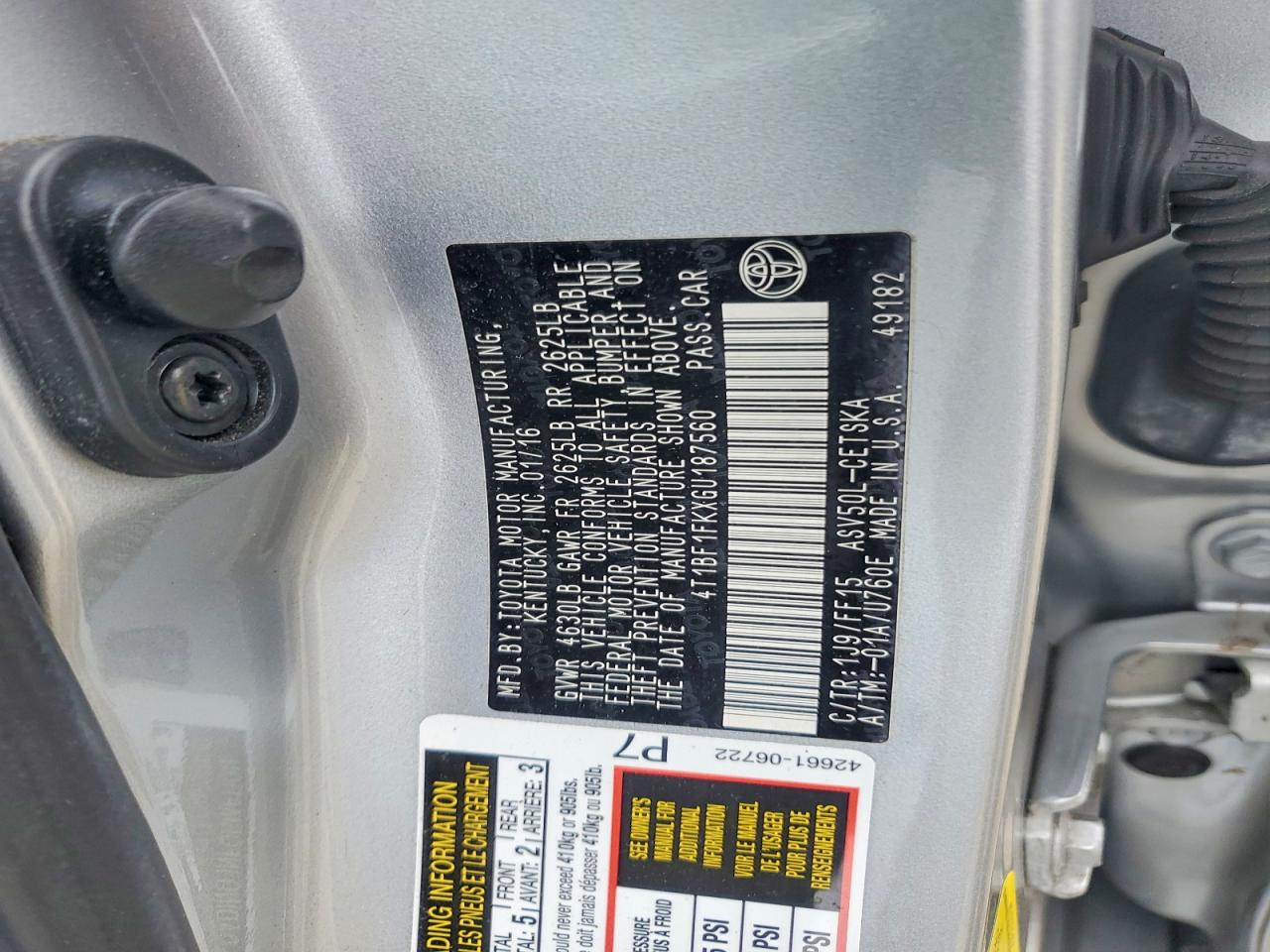2016 TOYOTA CAMRY LE photo 12