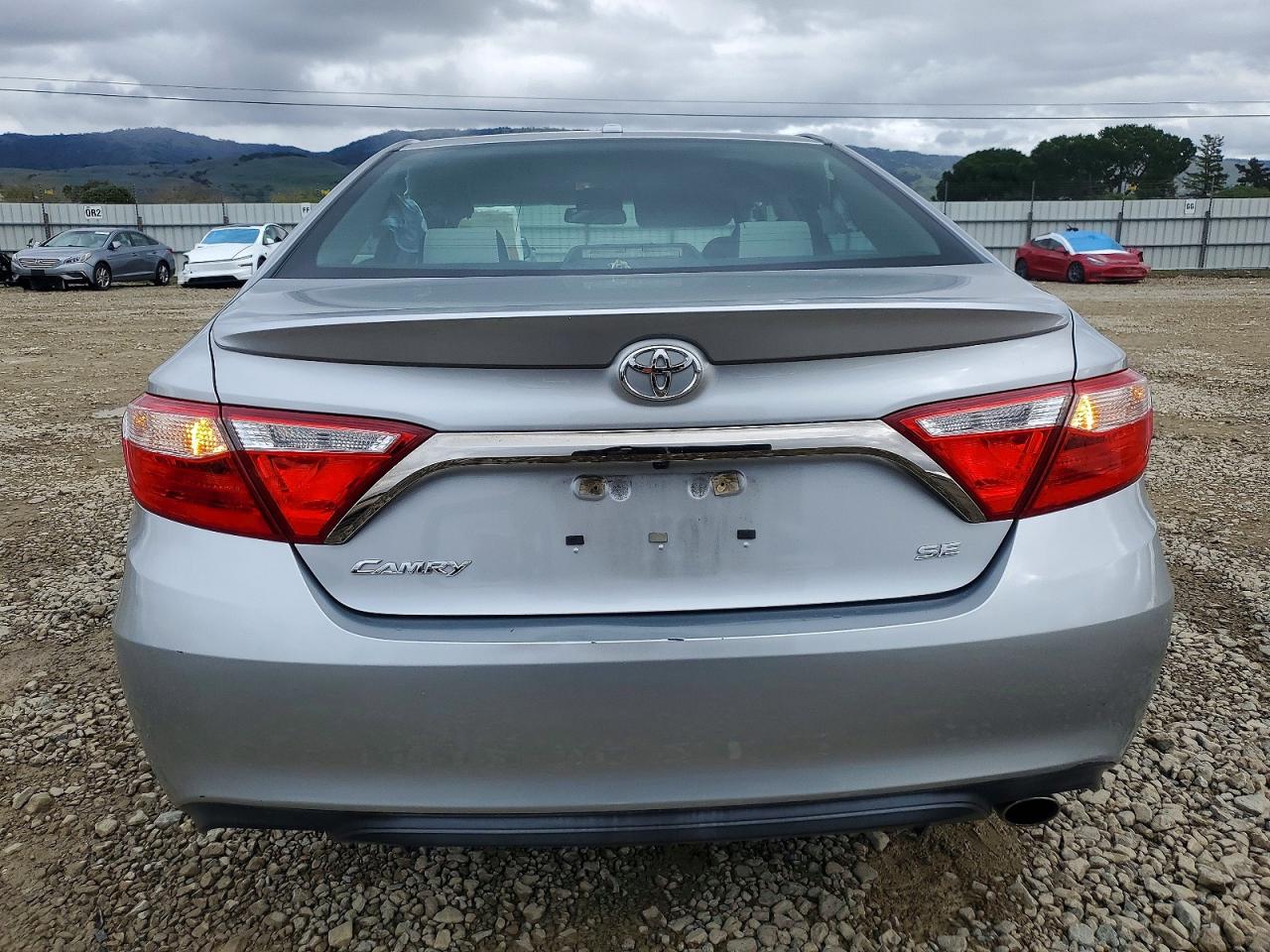 2016 TOYOTA CAMRY LE photo 6