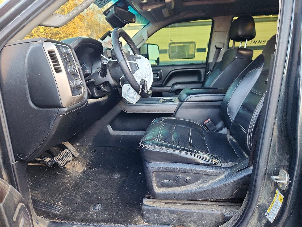 2017 GMC SIERRA K2500 DENALI photo 7