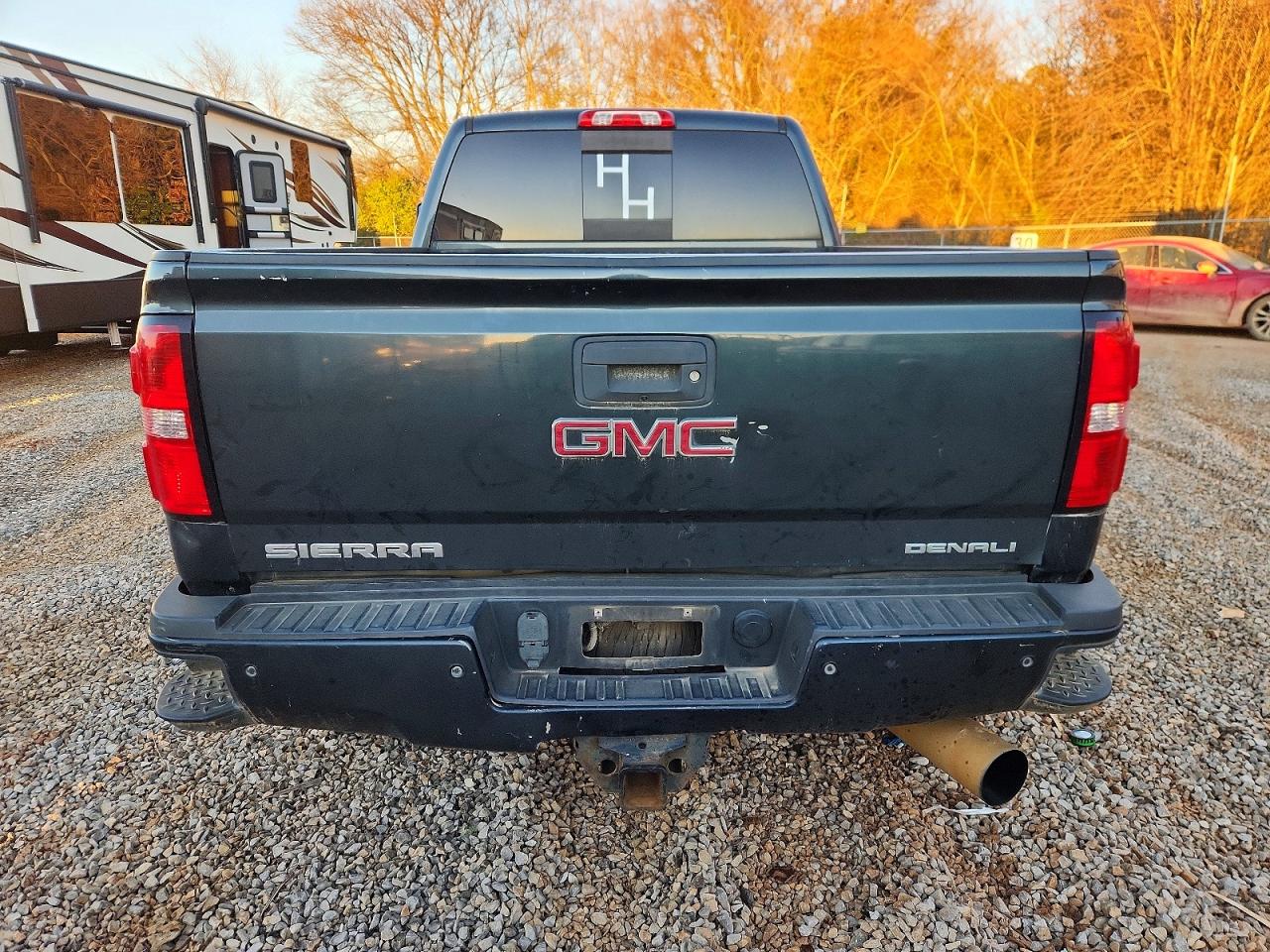 2017 GMC SIERRA K2500 DENALI photo 6