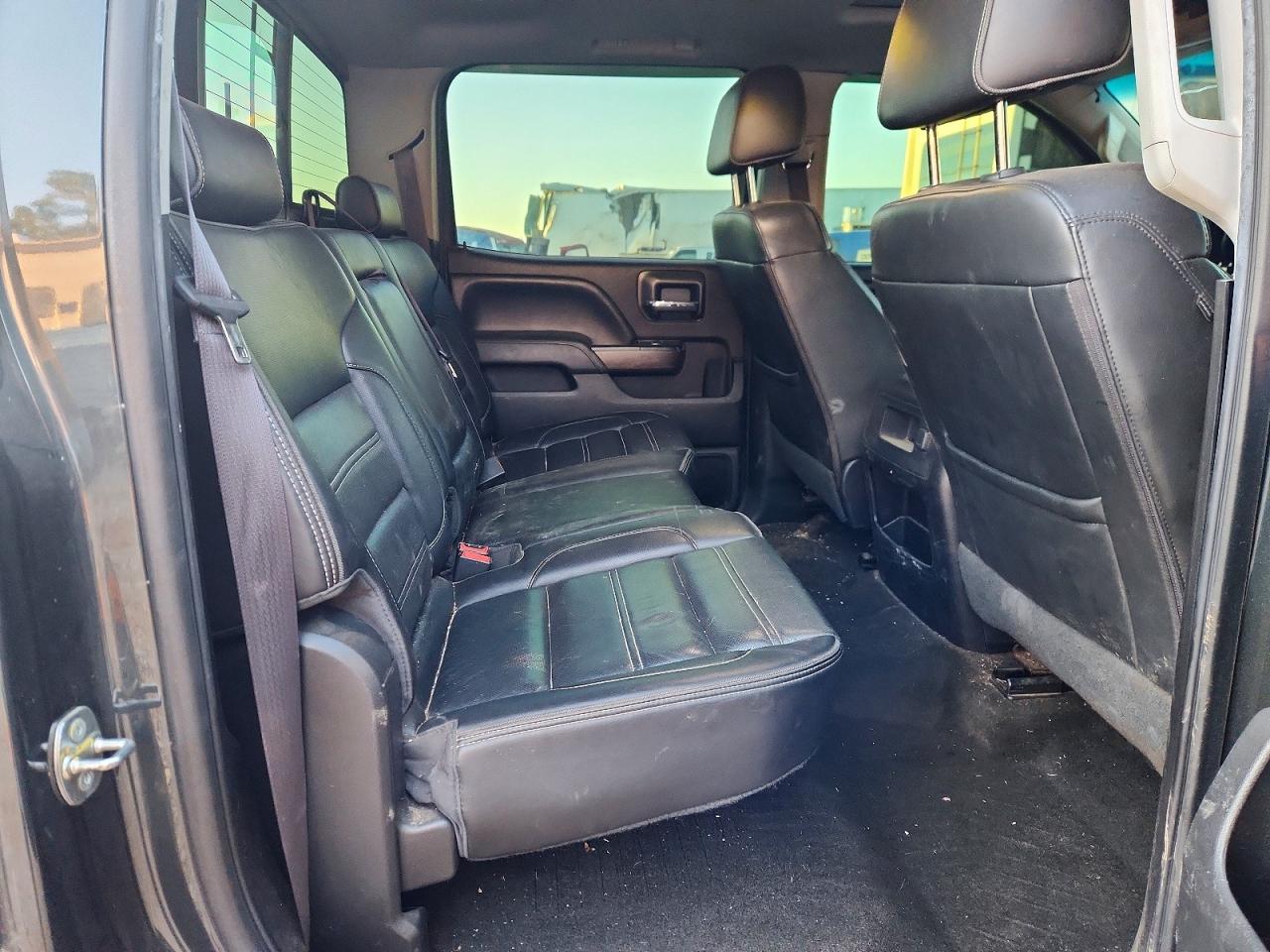 2017 GMC SIERRA K2500 DENALI photo 10
