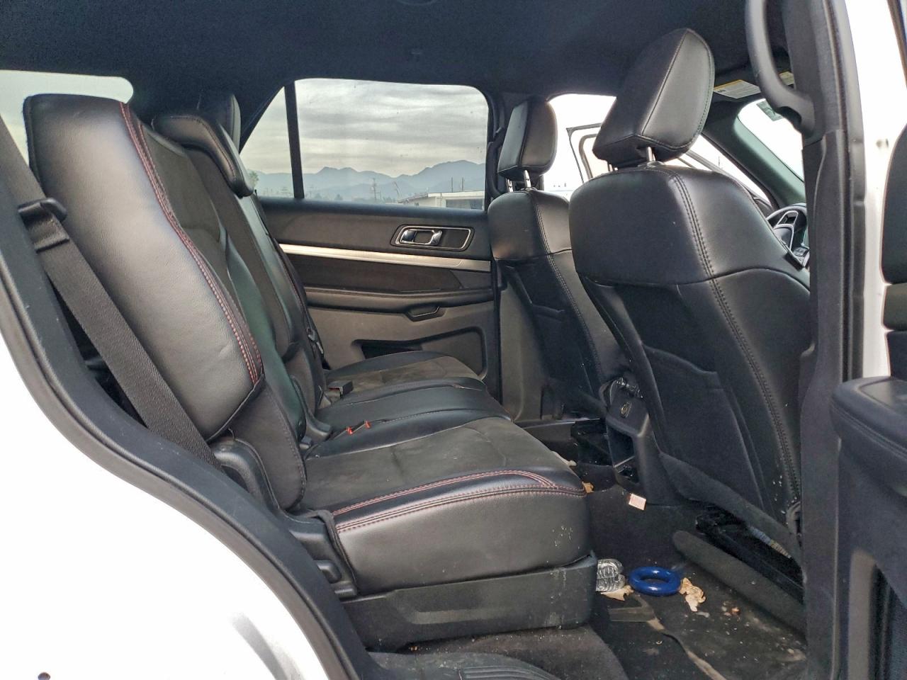 2018 FORD EXPLORER XLT photo 11