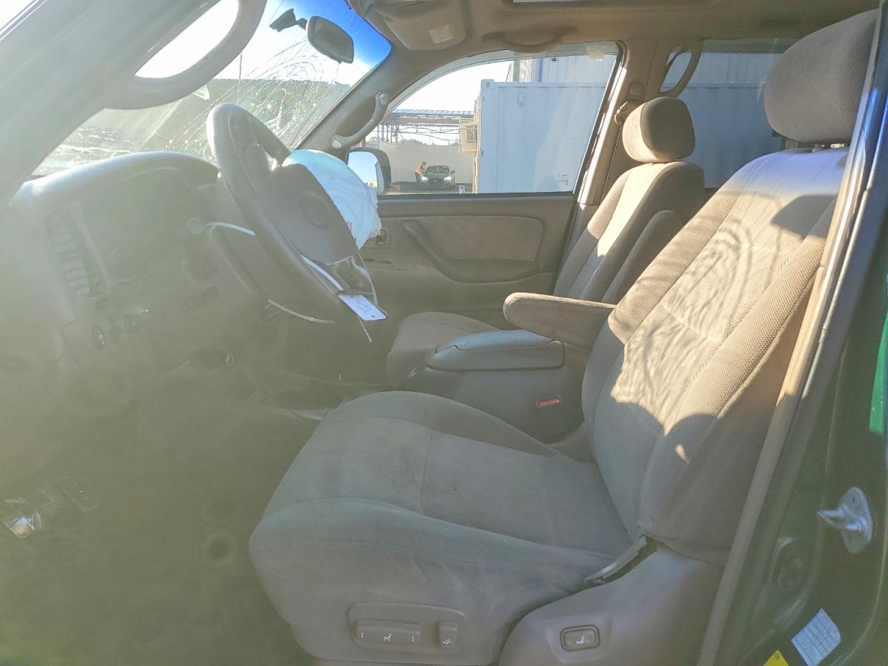 2002 TOYOTA SEQUOIA SR5 photo 7