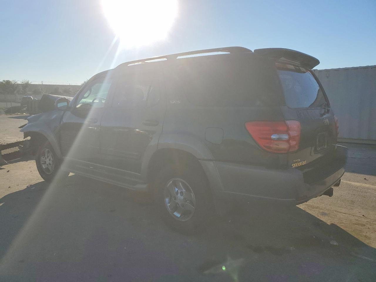 2002 TOYOTA SEQUOIA SR5 photo 2