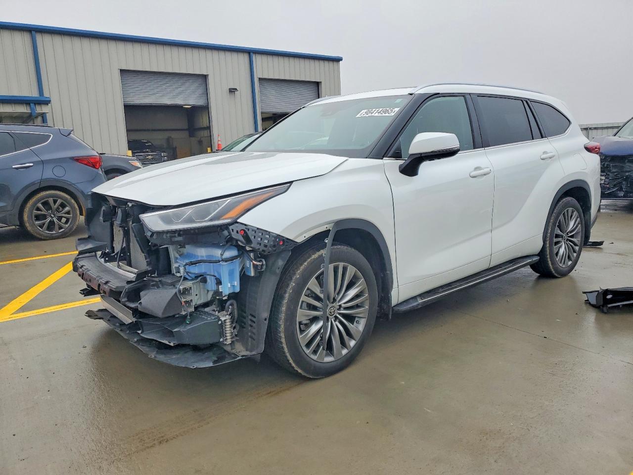 2022 TOYOTA HIGHLANDER