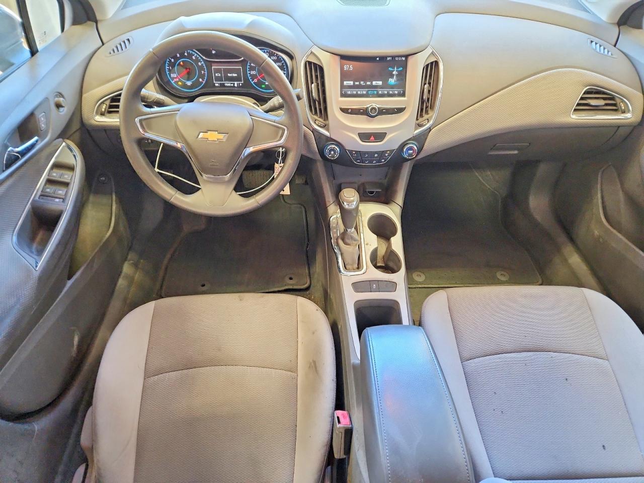 2017 CHEVROLET CRUZE LS photo 8