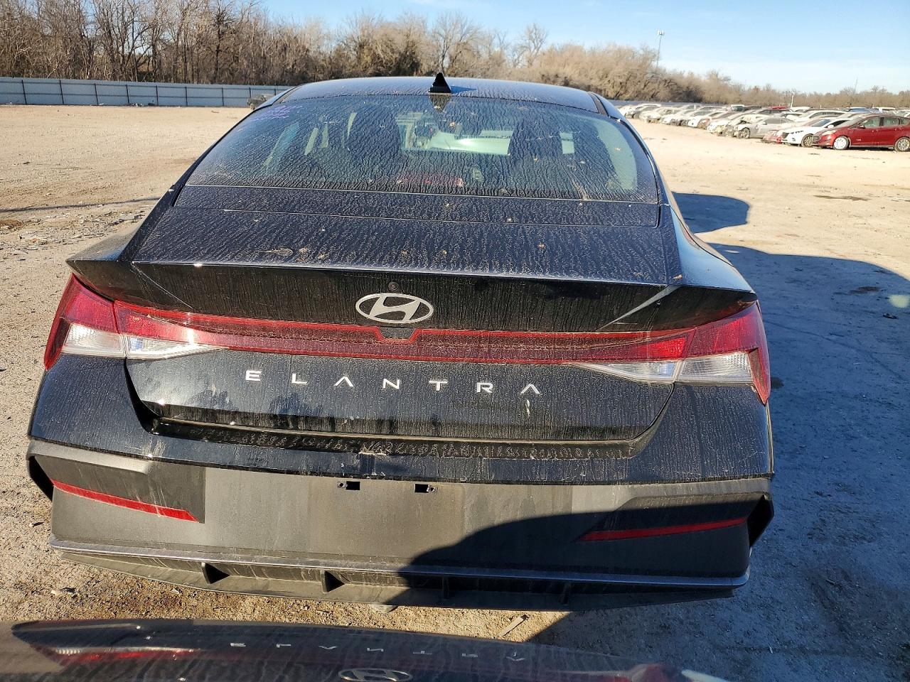 2025 HYUNDAI ELANTRA photo 6
