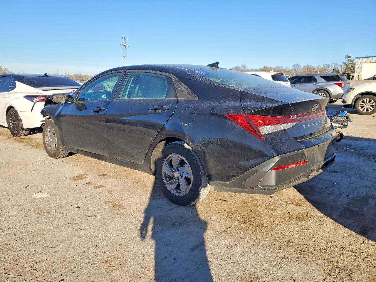 2025 HYUNDAI ELANTRA photo 2