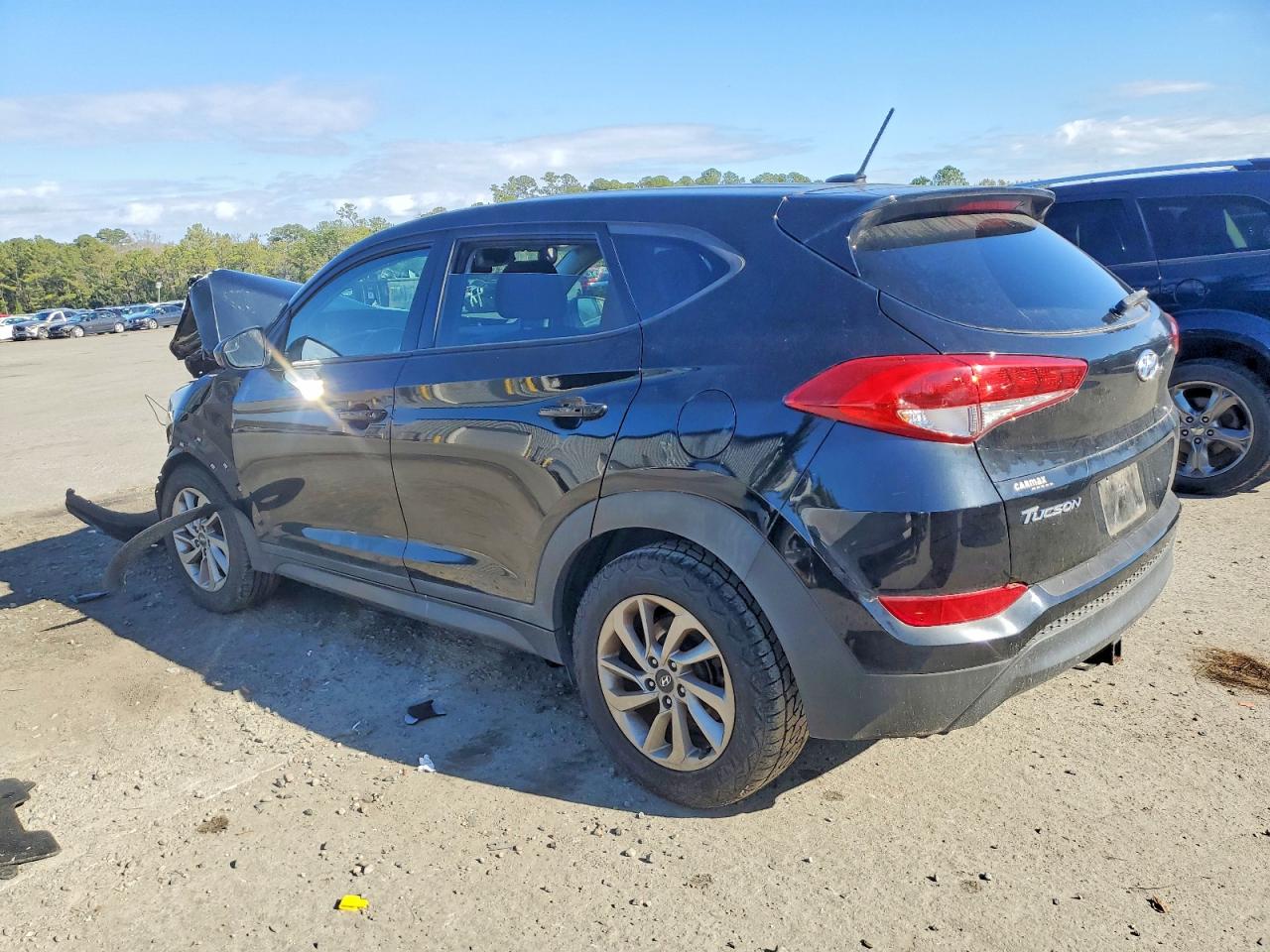 2016 HYUNDAI TUCSON SE photo 2