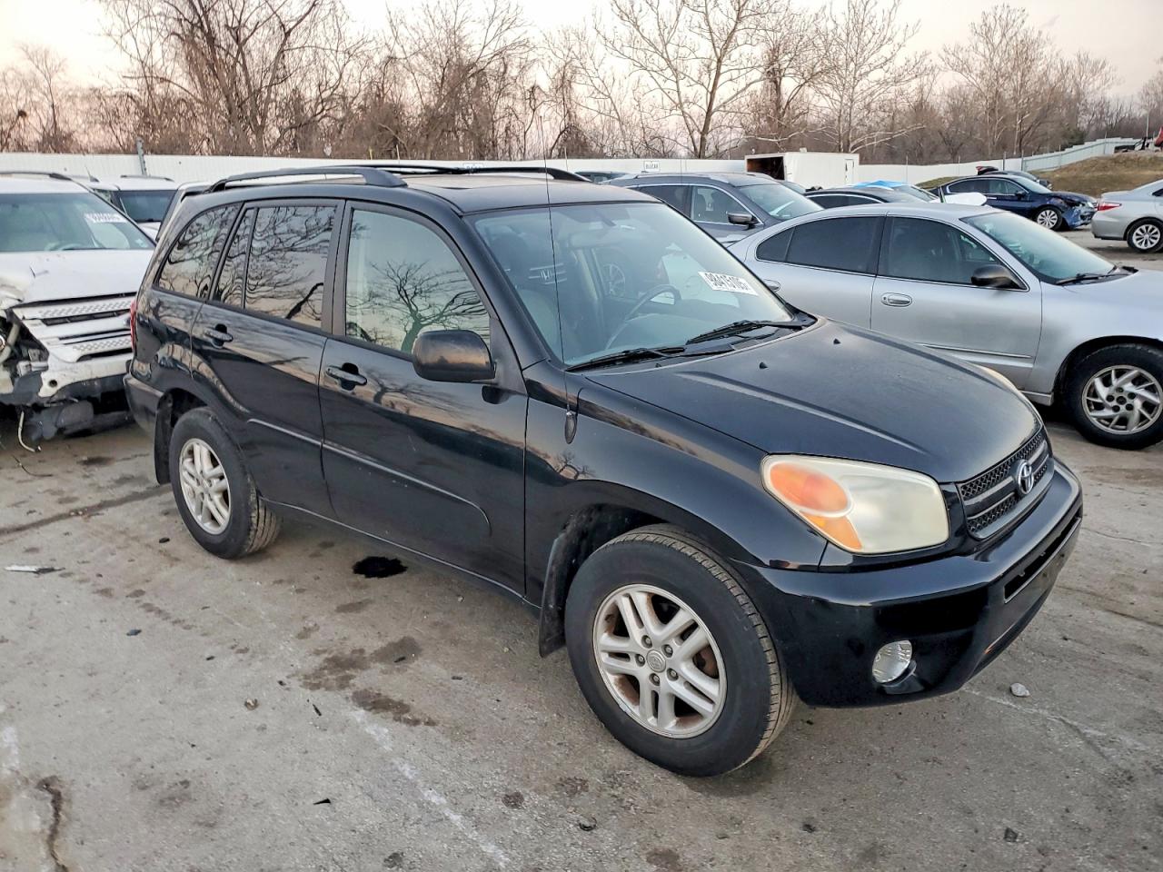 2004 TOYOTA RAV4 photo 4