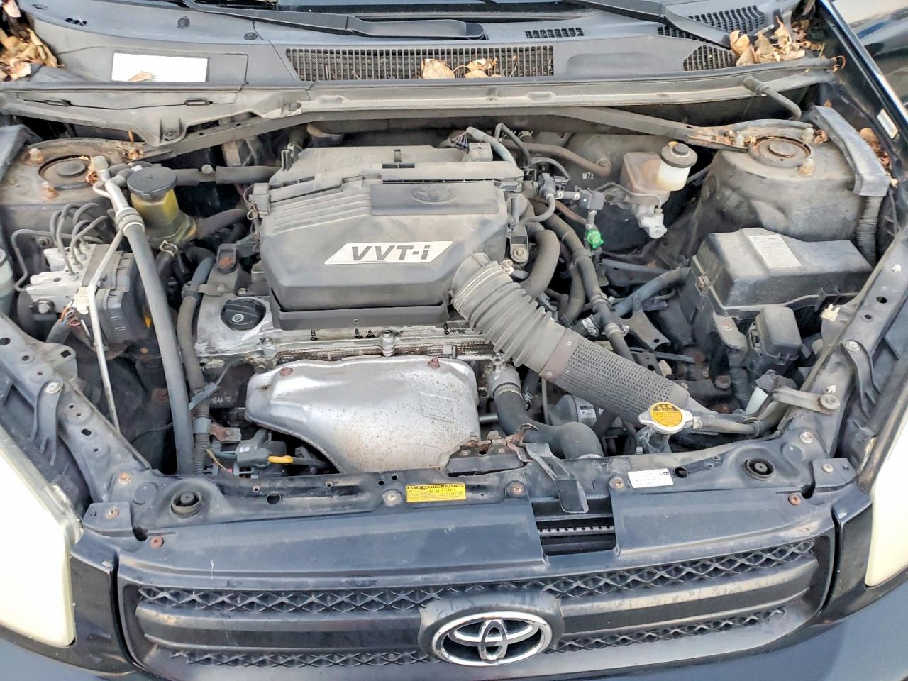 2004 TOYOTA RAV4 photo 11