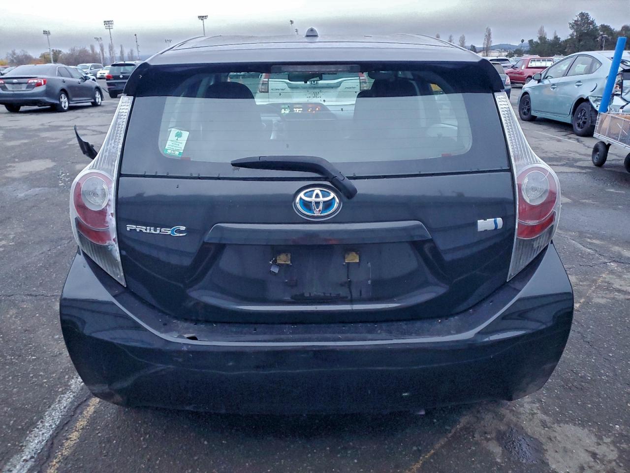 2012 TOYOTA PRIUS C photo 11