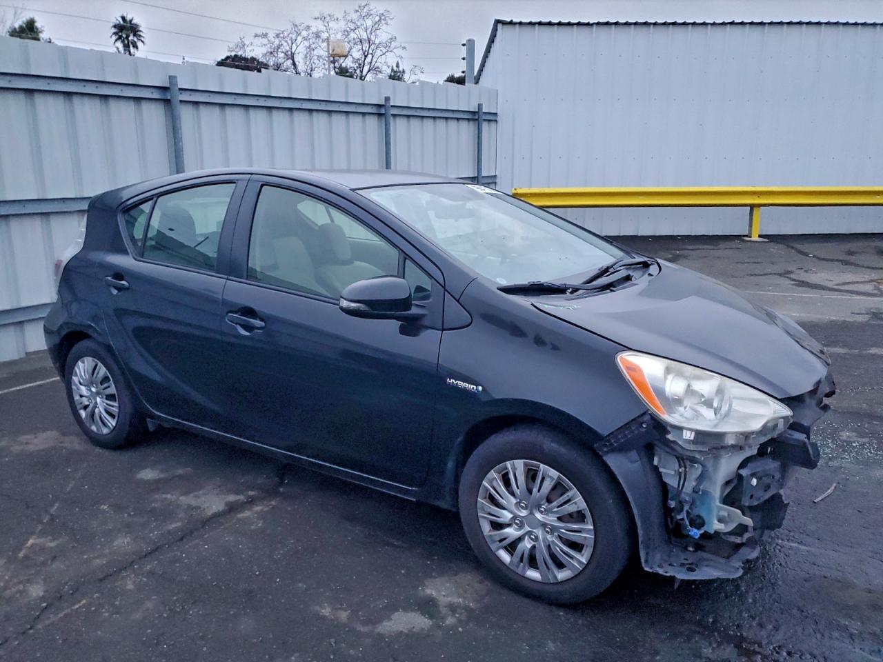 2012 TOYOTA PRIUS C photo 7