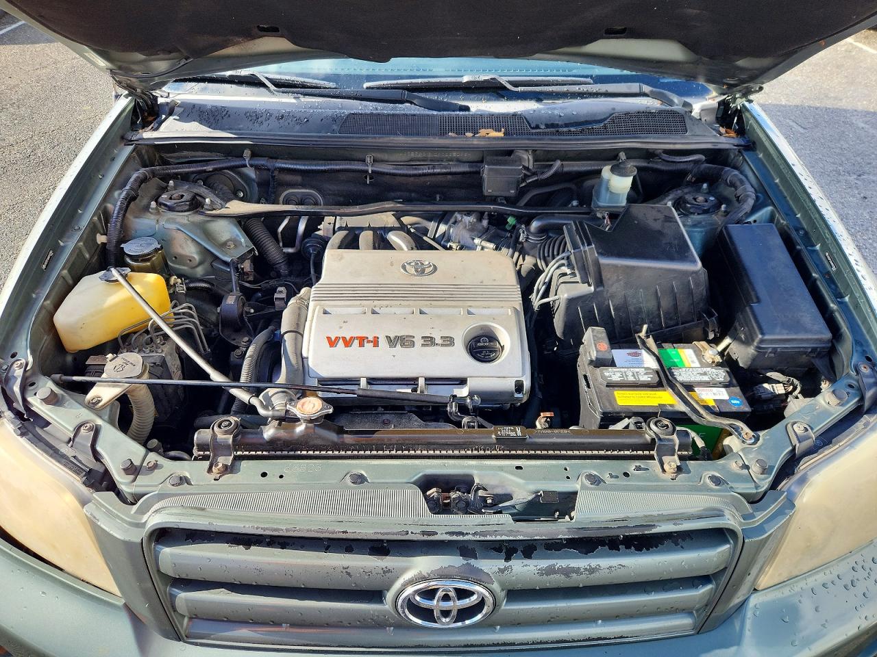 2004 TOYOTA HIGHLANDER photo 11