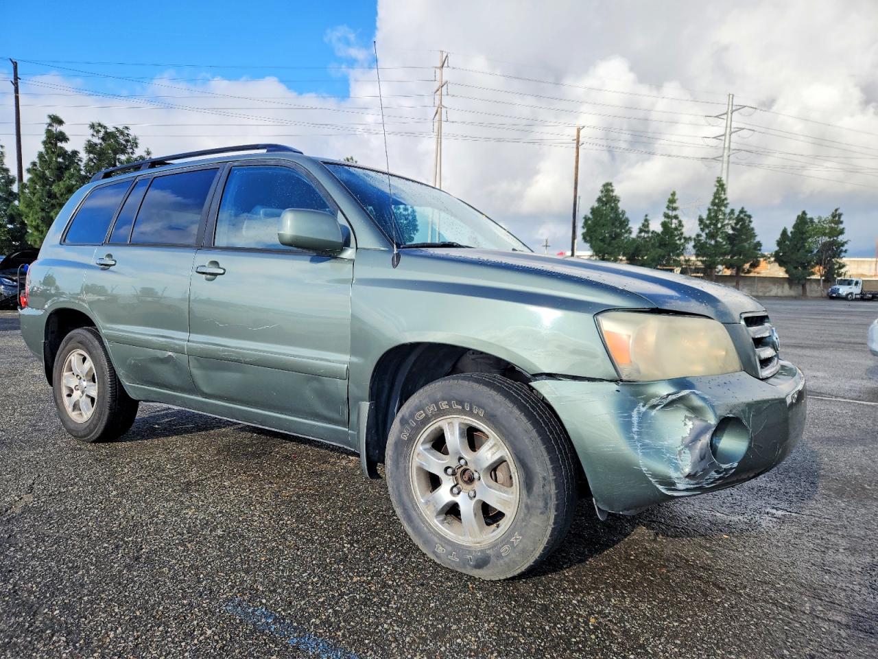 2004 TOYOTA HIGHLANDER photo 4