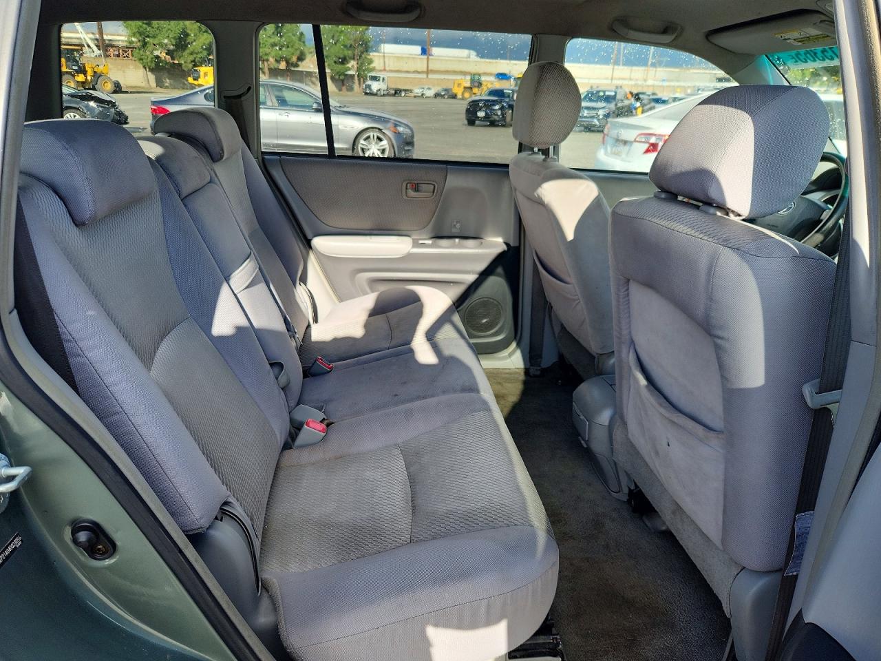 2004 TOYOTA HIGHLANDER photo 10