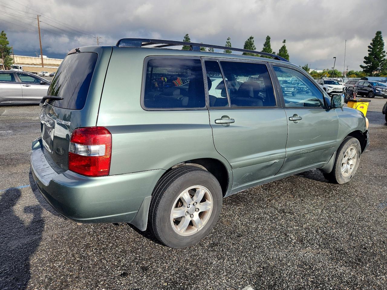 2004 TOYOTA HIGHLANDER photo 3