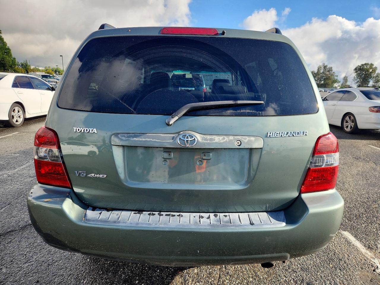 2004 TOYOTA HIGHLANDER photo 6