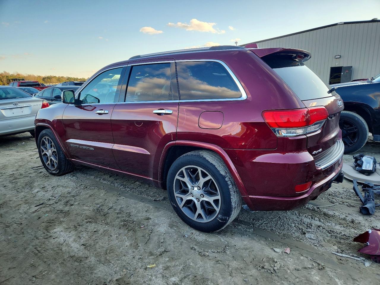 2019 JEEP GRAND CHEROKEE OVERLAND photo 2