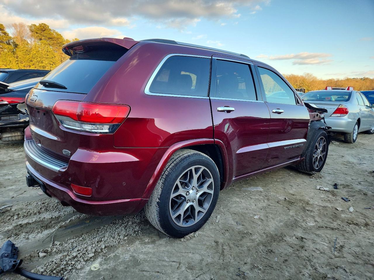 2019 JEEP GRAND CHEROKEE OVERLAND photo 3
