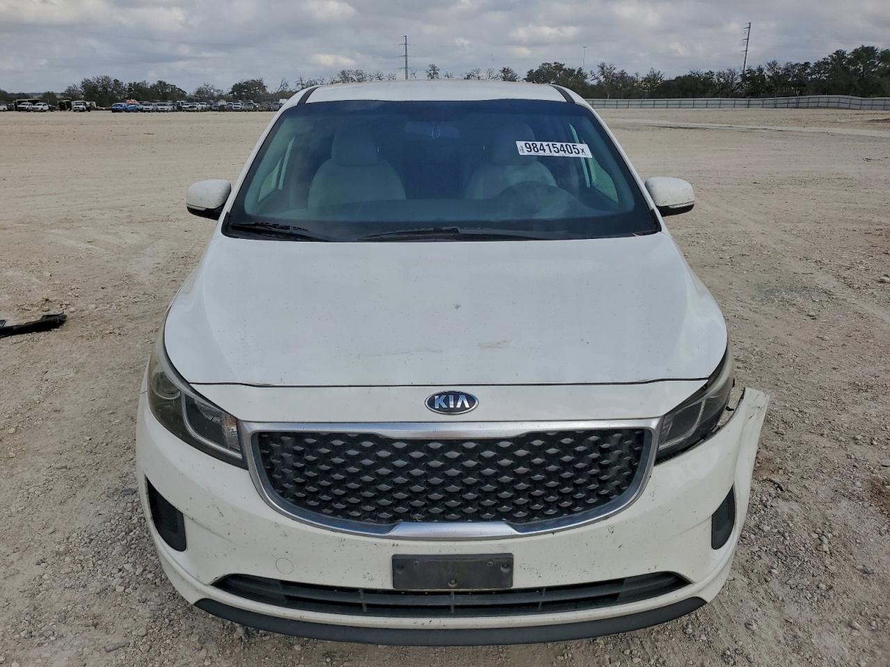 2018 KIA SEDONA LX photo 5
