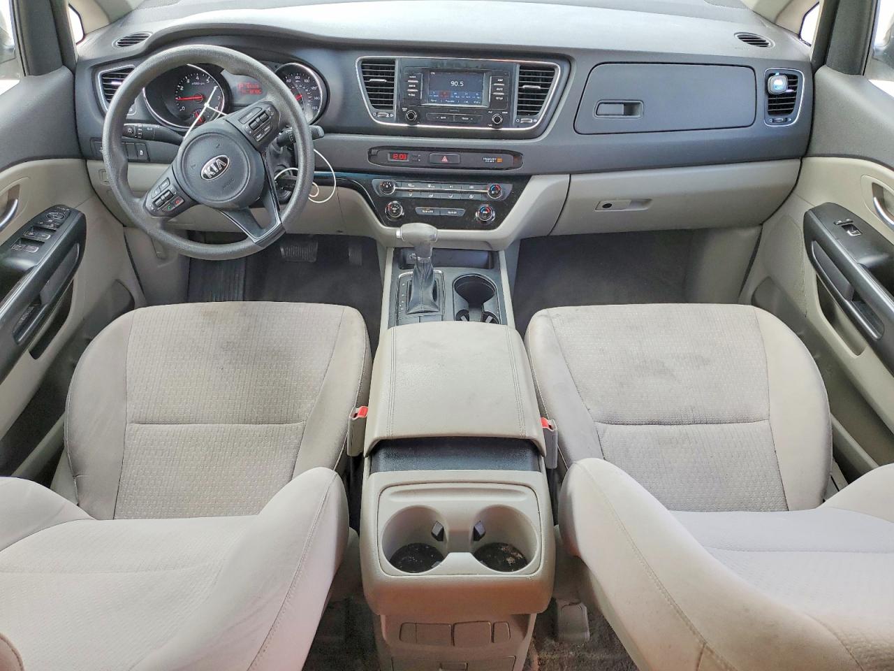 2018 KIA SEDONA LX photo 8