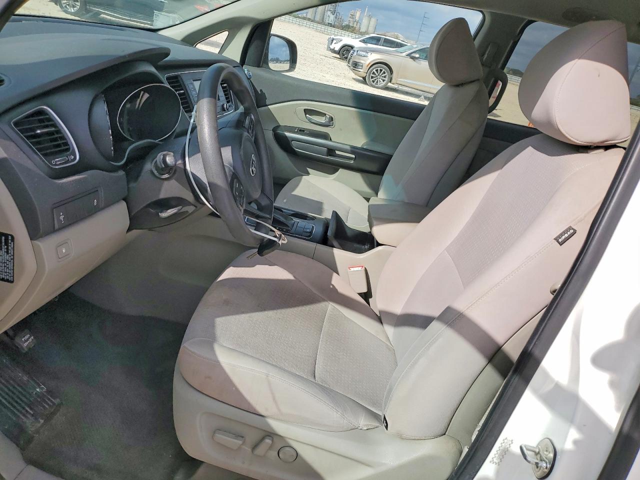 2018 KIA SEDONA LX photo 7