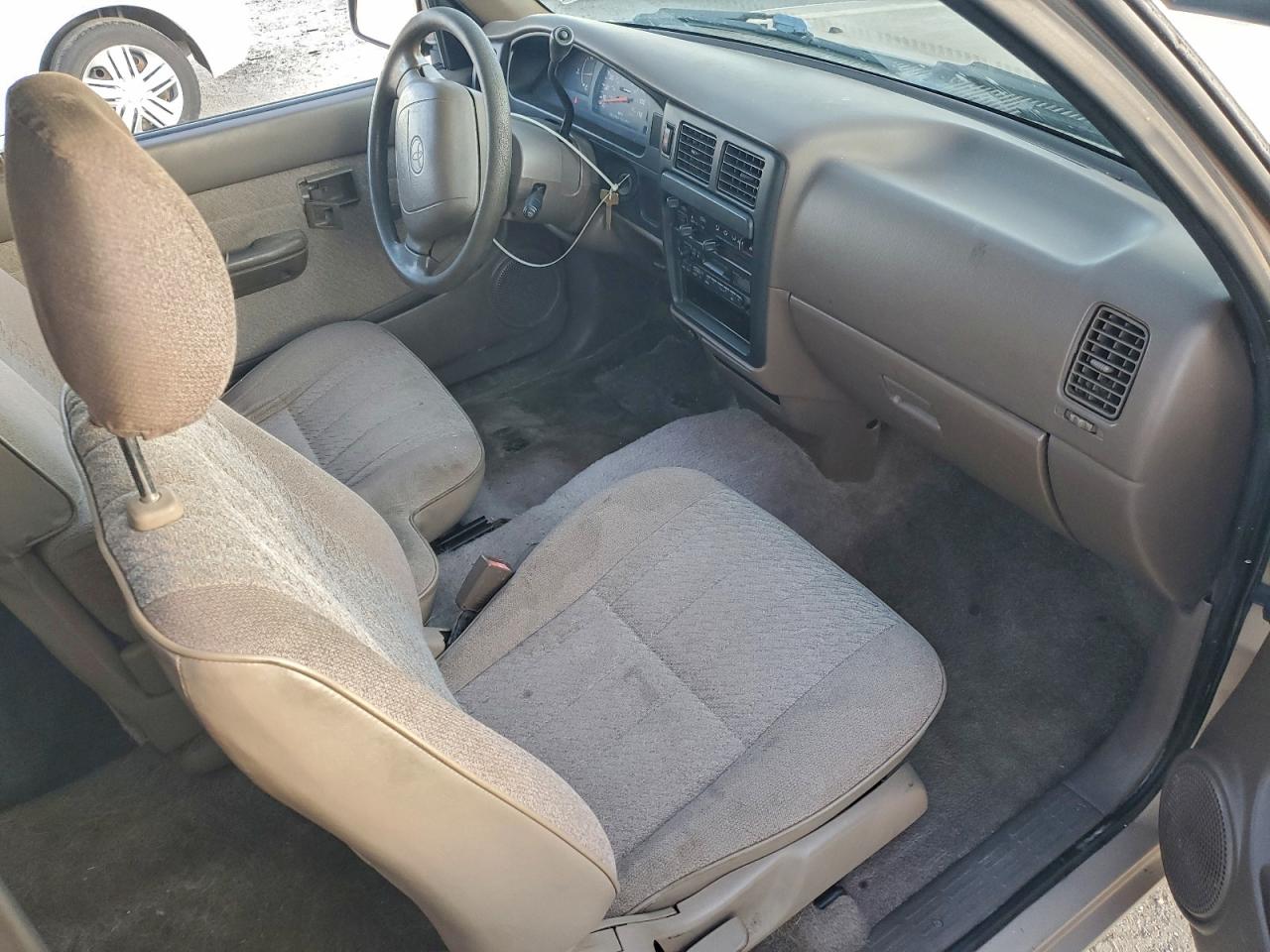 1997 TOYOTA TACOMA XTRACAB photo 15