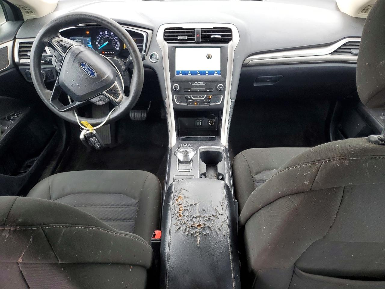 2020 FORD FUSION SE photo 8