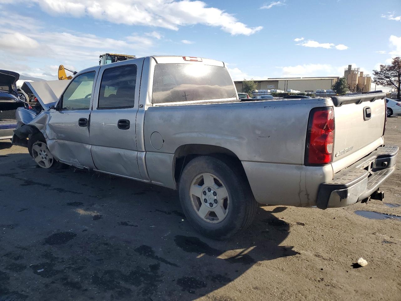2007 CHEVROLET SILVERADO C1500 CLASSIC CREW CAB photo 2