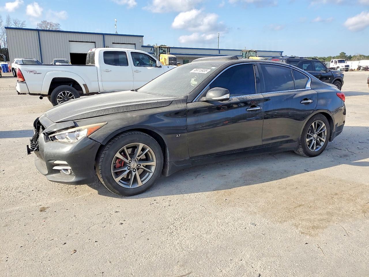 2015 INFINITI Q50