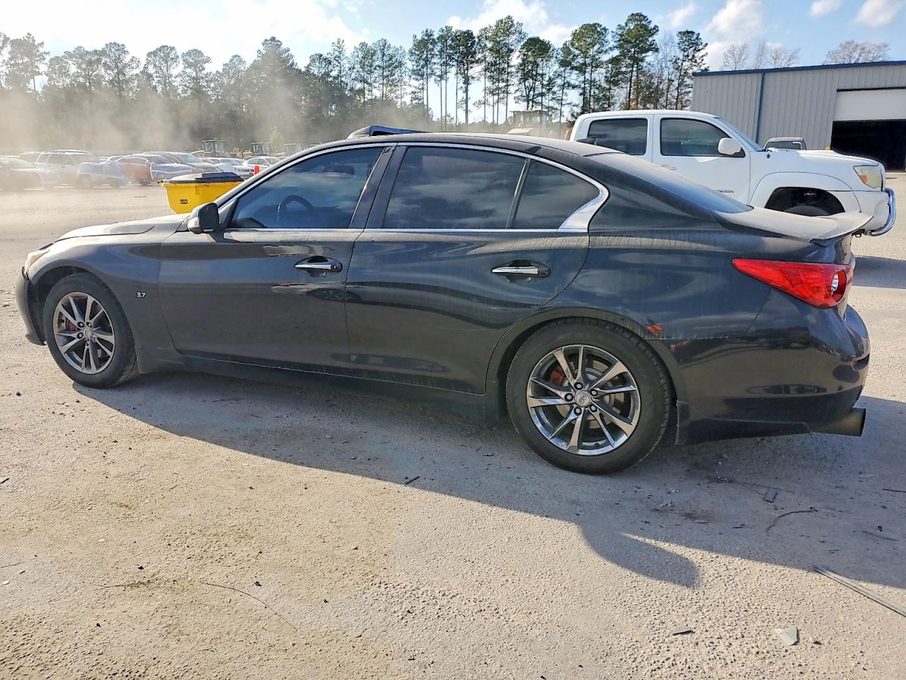 2015 INFINITI Q50 BASE photo 2