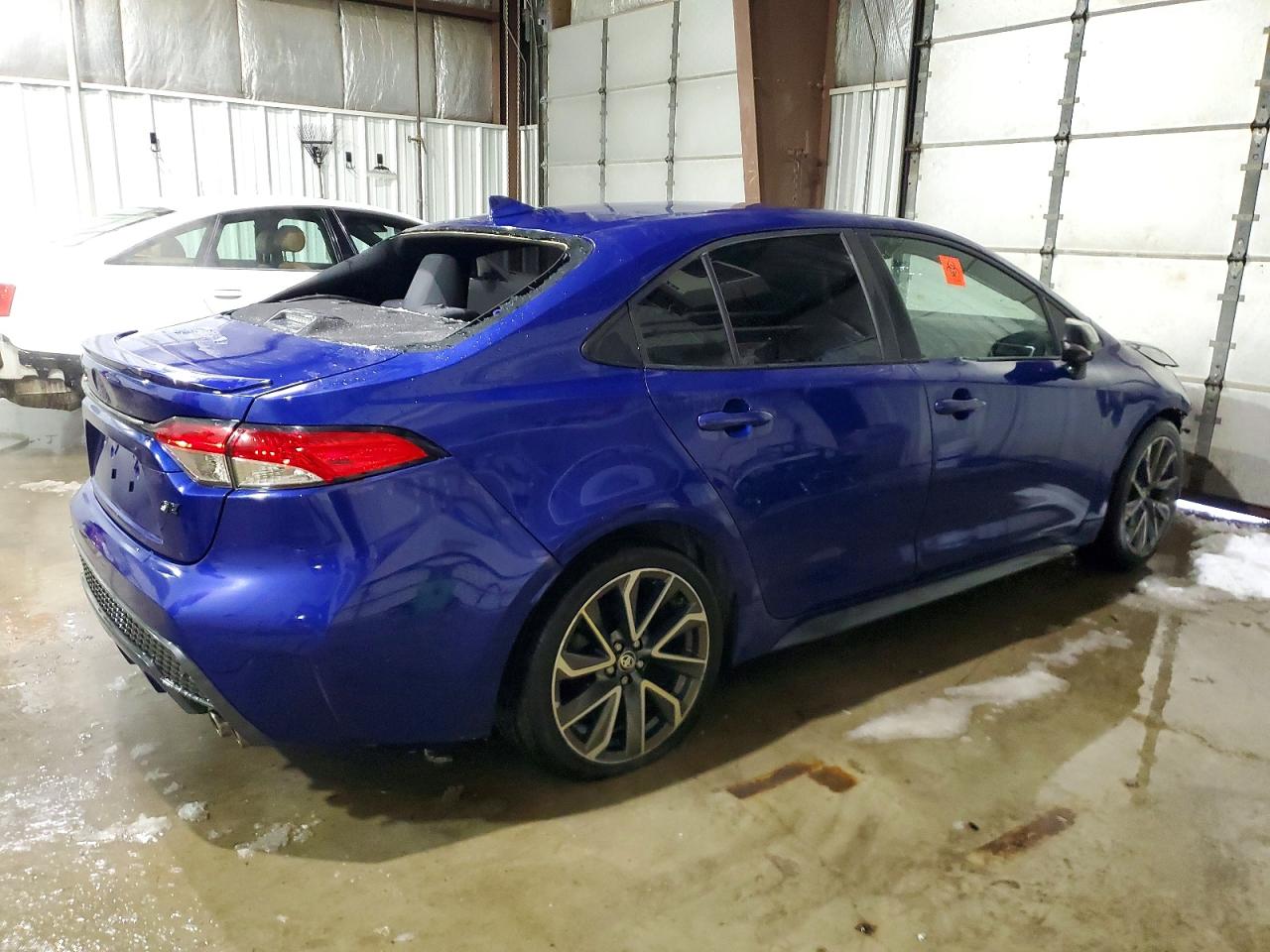 2021 TOYOTA COROLLA SE photo 3
