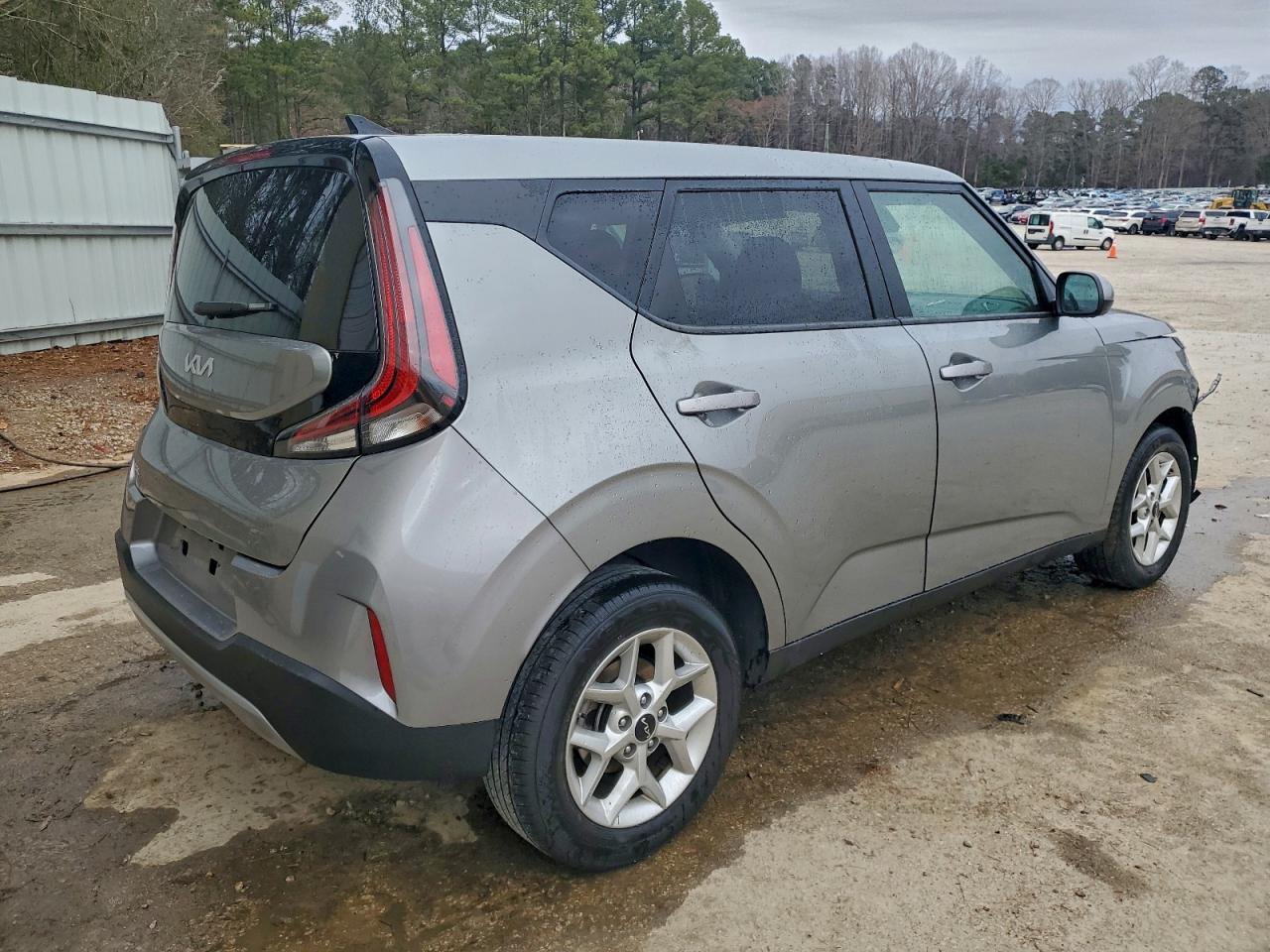 2025 KIA SOUL LX photo 3