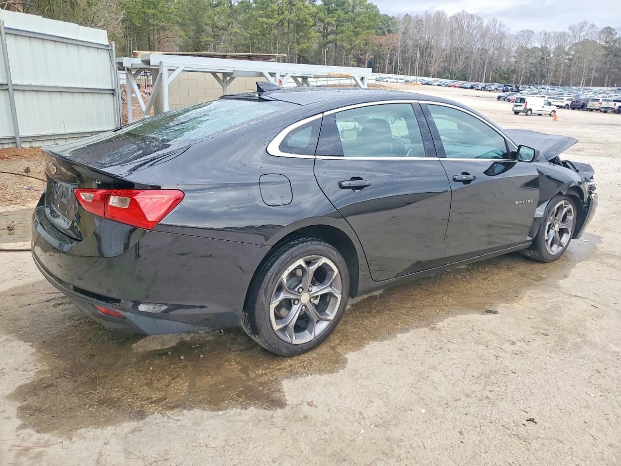 2023 CHEVROLET MALIBU LT photo 3