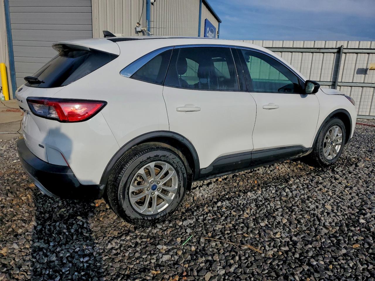 2022 FORD ESCAPE SE photo 3