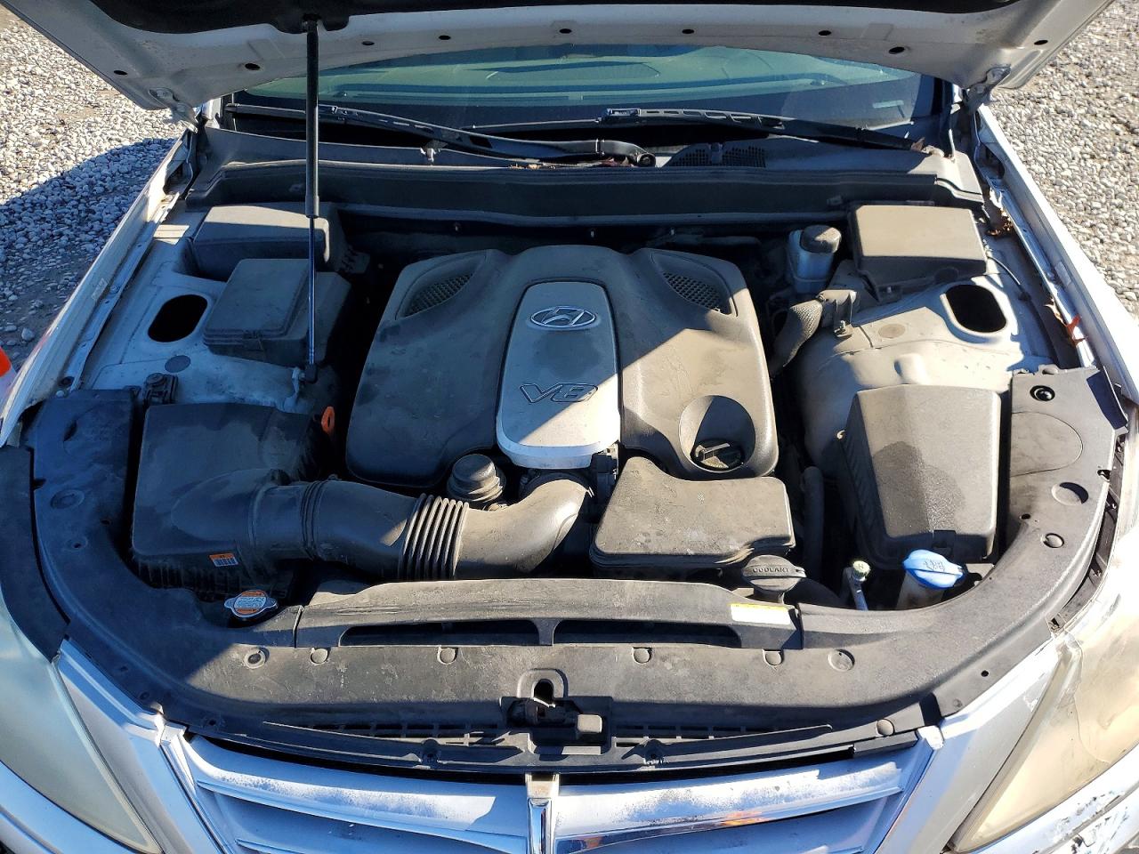 2010 HYUNDAI GENESIS 4.6L photo 11