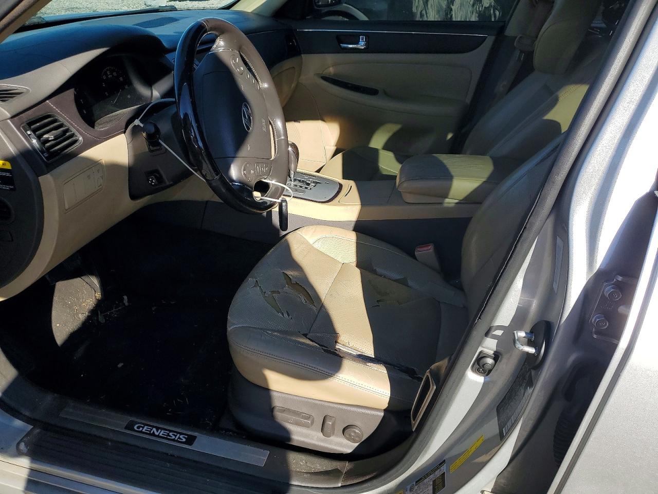 2010 HYUNDAI GENESIS 4.6L photo 7
